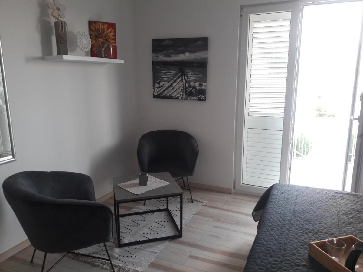 Apartment Tea Primosten Exterior photo