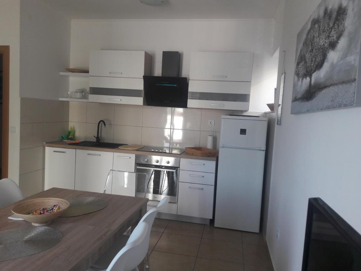 Apartment Tea Primosten Exterior photo